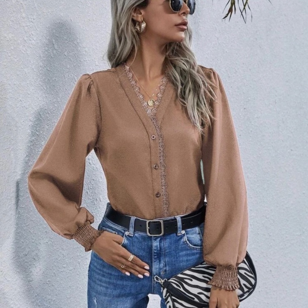 Contrast Lace Button Front Puff Sleeve Blouse